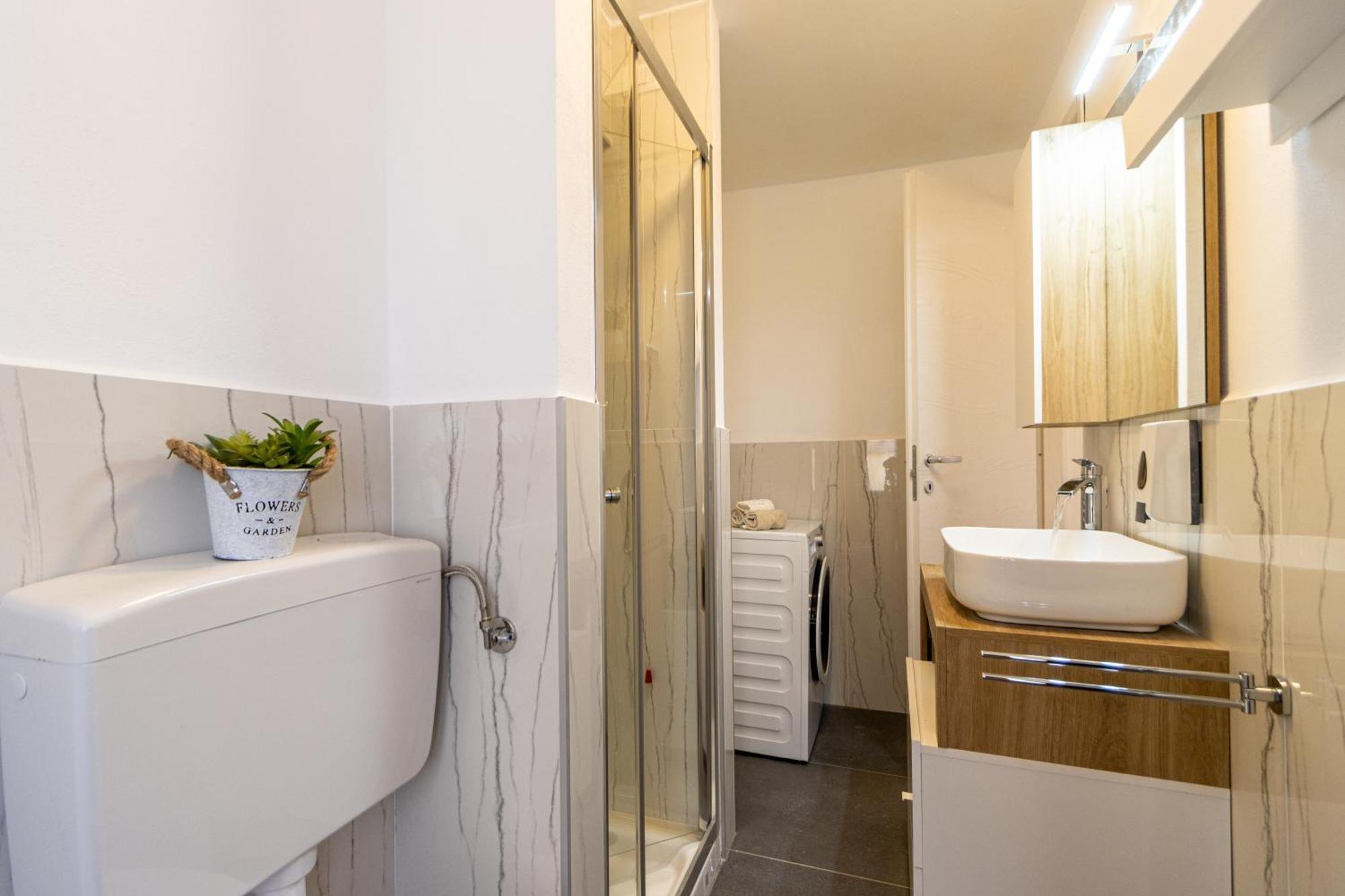 Golden Lake - Luxury Apartment ☆☆☆☆☆ - 100M From The Lake Baveno Luaran gambar