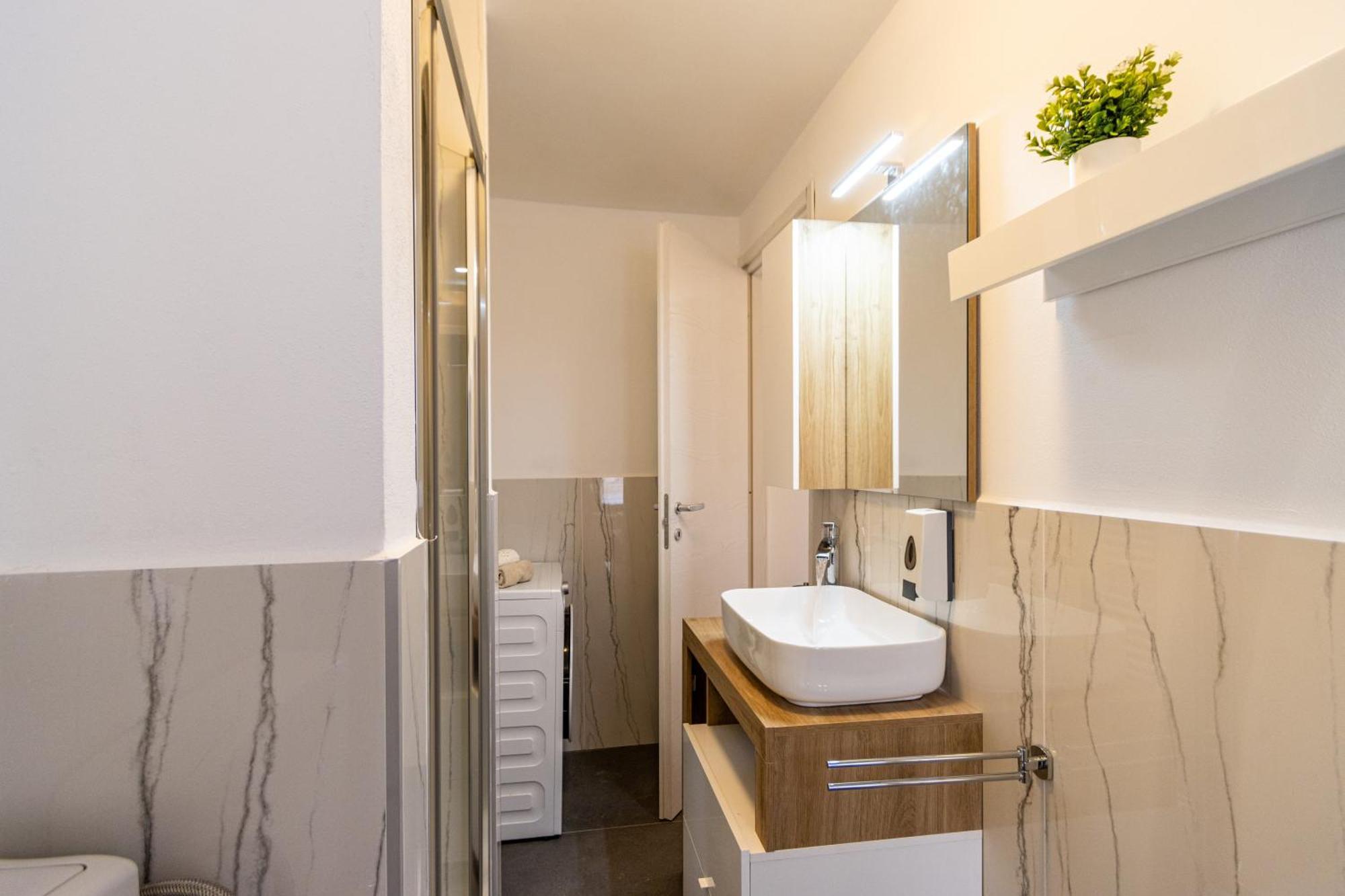 Golden Lake - Luxury Apartment ☆☆☆☆☆ - 100M From The Lake Baveno Luaran gambar