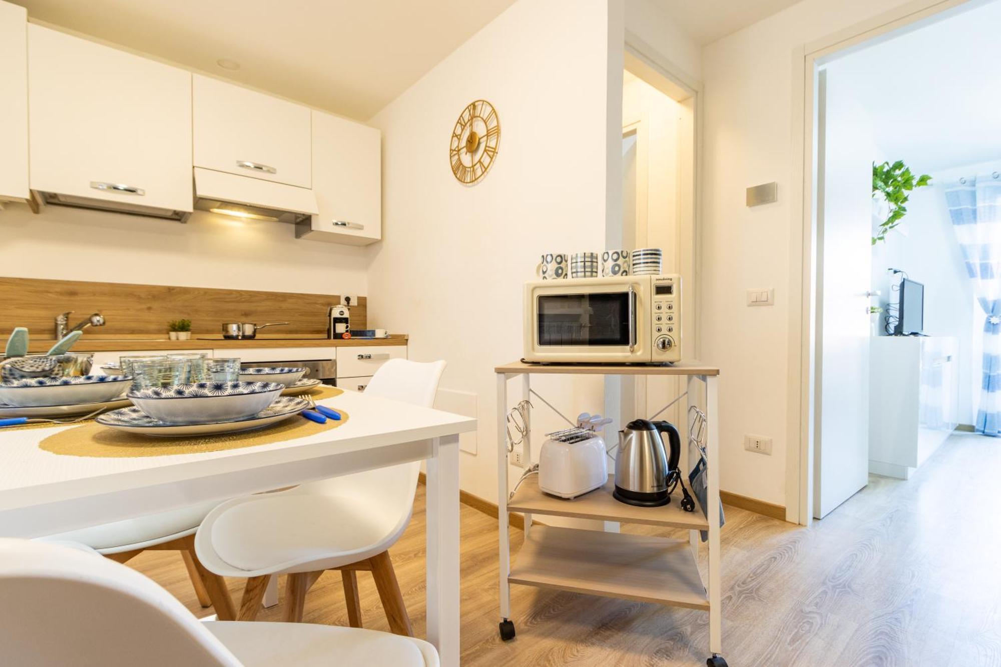 Golden Lake - Luxury Apartment ☆☆☆☆☆ - 100M From The Lake Baveno Luaran gambar